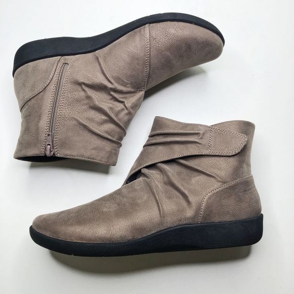 clarks womens sillian tana bootie flat heel